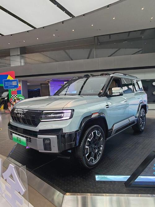 重庆37比亚迪方程豹硬派越野的爆款，英菲尼迪35周年与你共成长